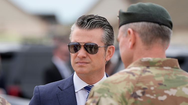 Pentagon-Chef Hegseth lässt die Familien von US-Soldaten im Irak, in Kuwait, Katar, Bahrain und den Vereinigten Arabischen Emiraten ausreisen. 