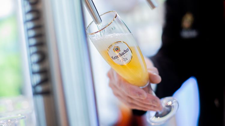 Fass- und Flaschenbier soll teurer werden.