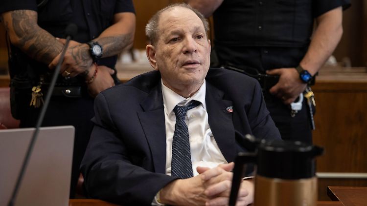 Der Prozess gegen den Ex-Filmmogul Weinstein wird neu aufgerollt.