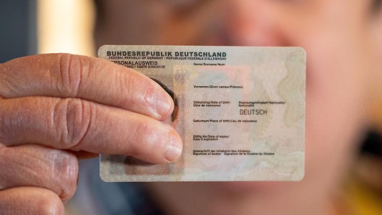 Der Einbürgerungs-"Turbo" gilt für Menschen mit guten Deutschkenntnissen und besonderen schulischen, beruflichen oder ehrenamtlichen Leistungen.