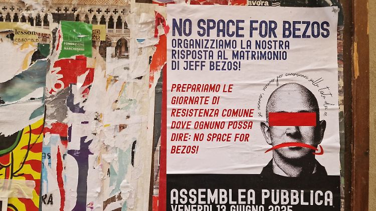 Besonders der massive CO2-Fußabdruck, den das Brautpaar und seine geladenen Gäste mit ihren Privatflugzeugen wohl hinterlassen, dürfte die Venezianer verärgern.