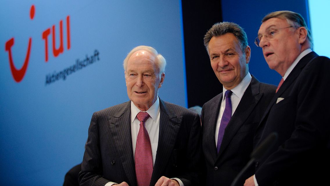 Klaus Mangold (rechts) mit Vorstandschef Michael Frenzel (Mitte) und Dietmar Kuhnt.