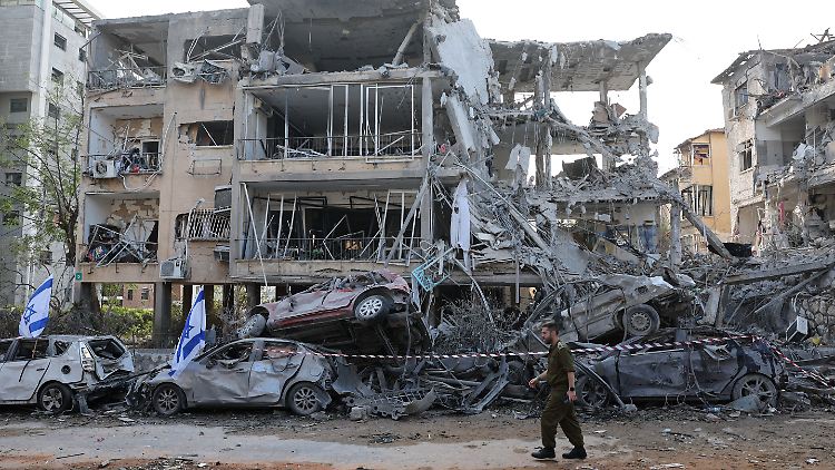 In Ramat Gan nahe Tel Aviv schlug eine der iranischen Raketen ein.