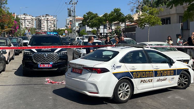 Iranischen Angaben zufolge wurden durch die israelischen Angriffe fast Hundert Menschen im Iran getötet.