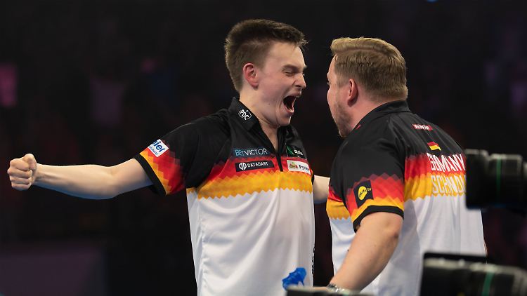 Ricardo Pietreczko (l.) und Martin Schindler stehen im Viertelfinale.