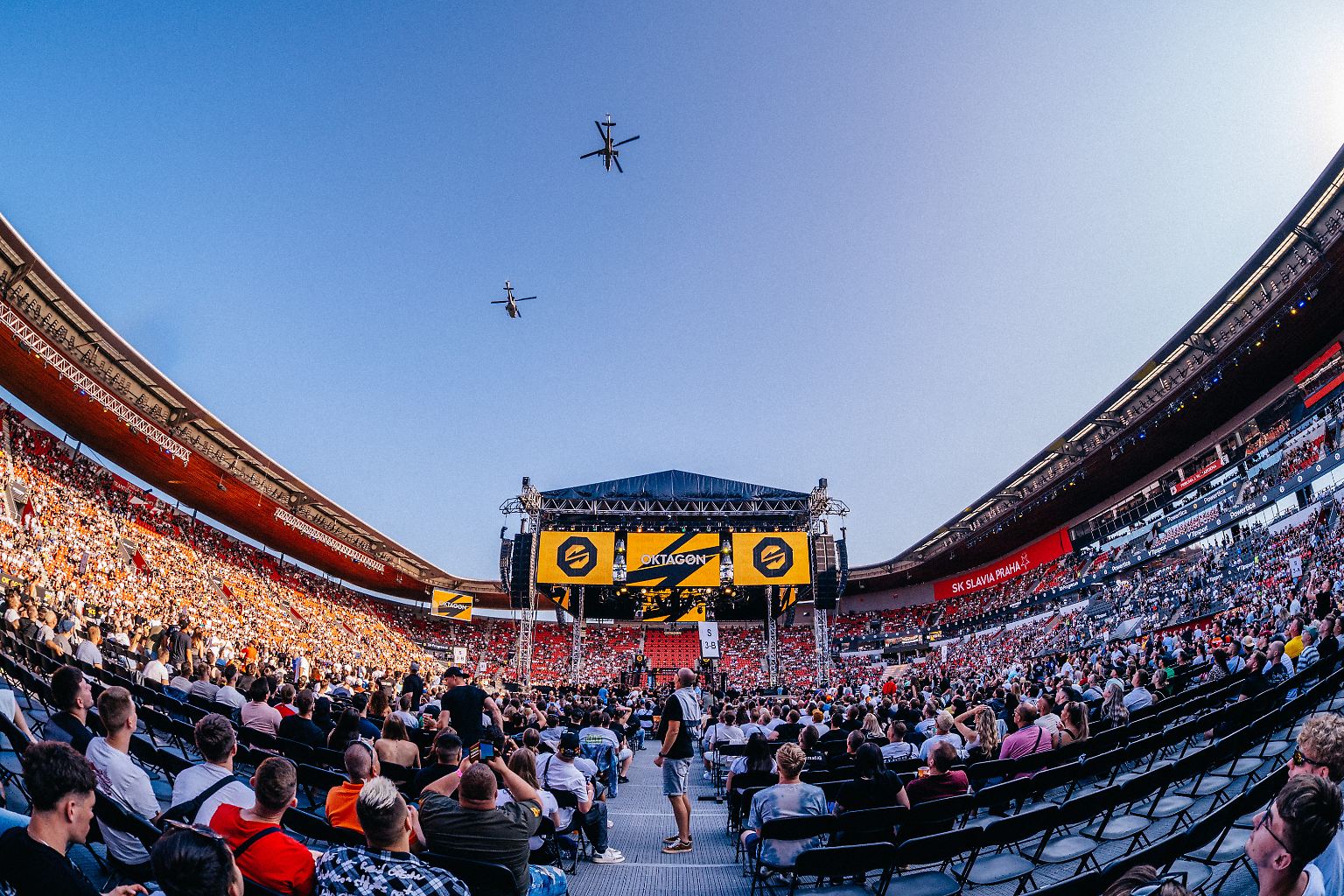 27.000 Menschen feierten in Prag ein MMA-Spektakel.