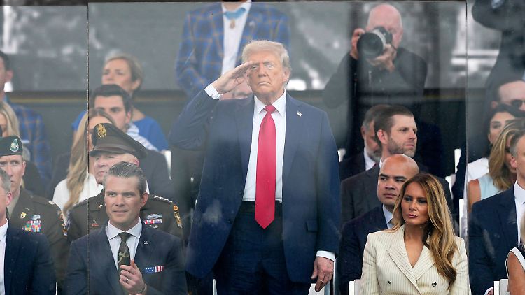 Ein mittlerweile seltenes Bild: Melania Trump (r.) neben ihrem Mann Donald.