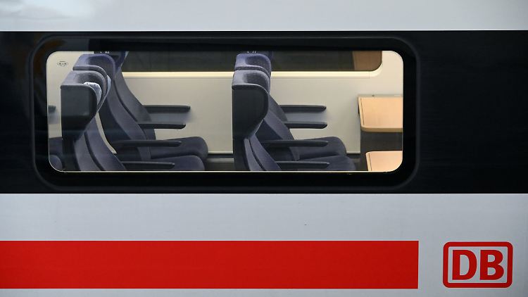 Zugfahren mit Sitzplatzreservierung ist für Familien jetzt deutlich teurer.