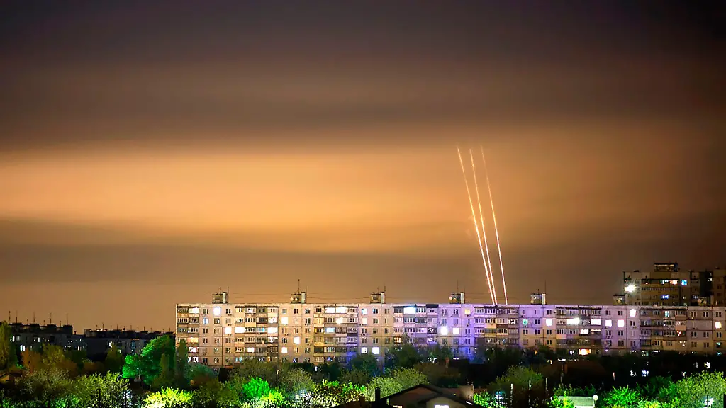 Von-der-russischen-Grenzstadt-Belgorod-aus-werden-immer-wieder-Raketen-auf-die-Ukraine-geschossen