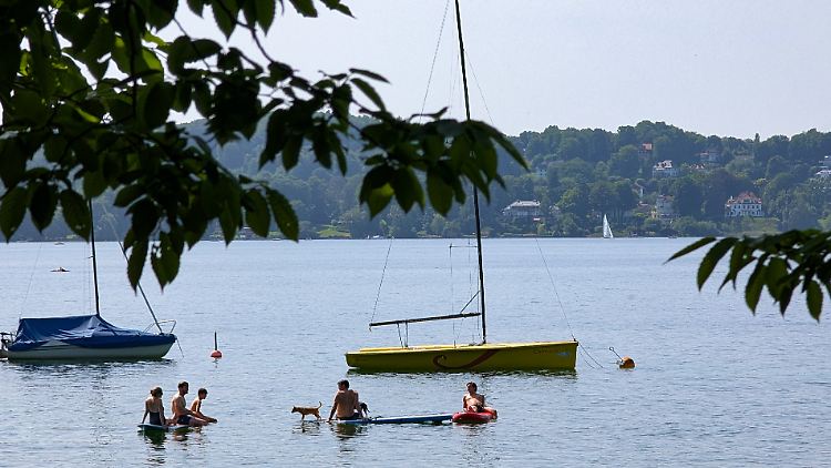 Der Starnberger See liegt südwestlich von München. 