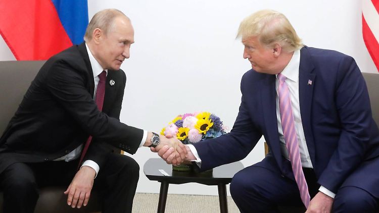 Wladimir Putin (l.) und Donald Trump telefonierten kürzlich miteinander.
