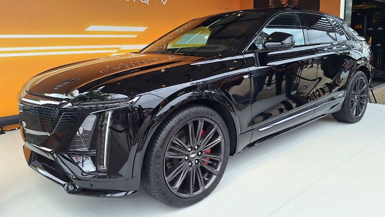 Neuzuwachs in der Elektroliga: Der Cadillac Lyriq V rollt ab November in Europa an.