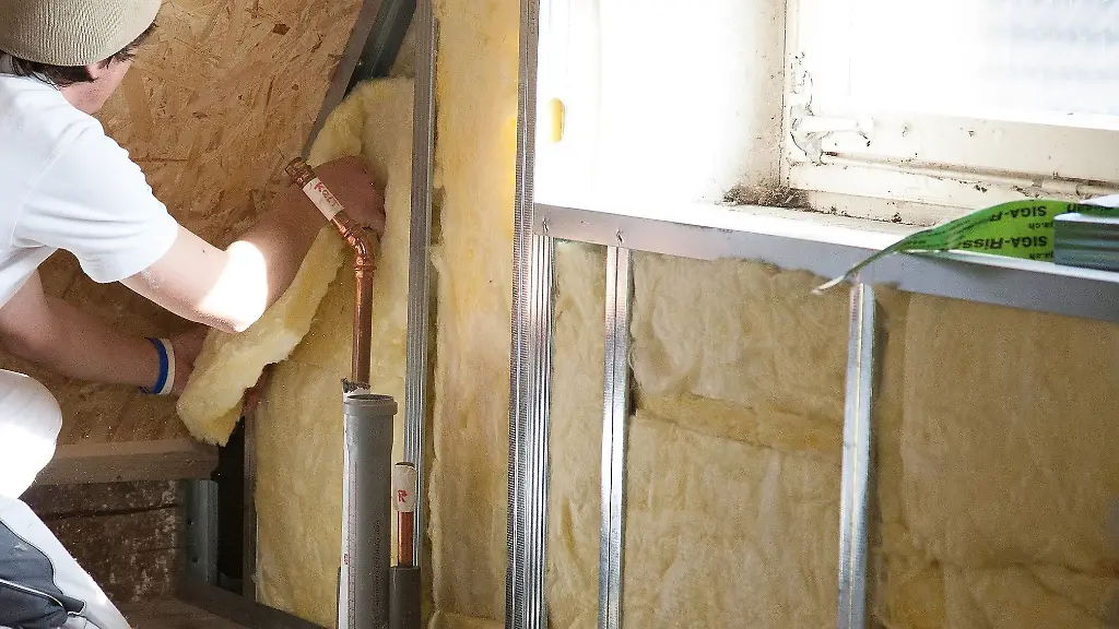 Wer-sein-Dach-daemmt-spart-Heizkosten