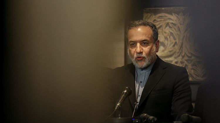 Der iranische Außenminister Abbas Araghtschi sieht nur einen Weg zurück zur Diplomatie. 