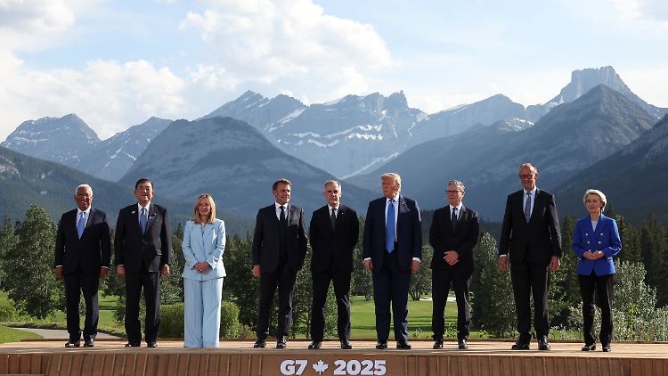 G7-Gruppenbild in Kananaskis - Trump wollte nach dem gemeinsamen Abendessen abreisen. 