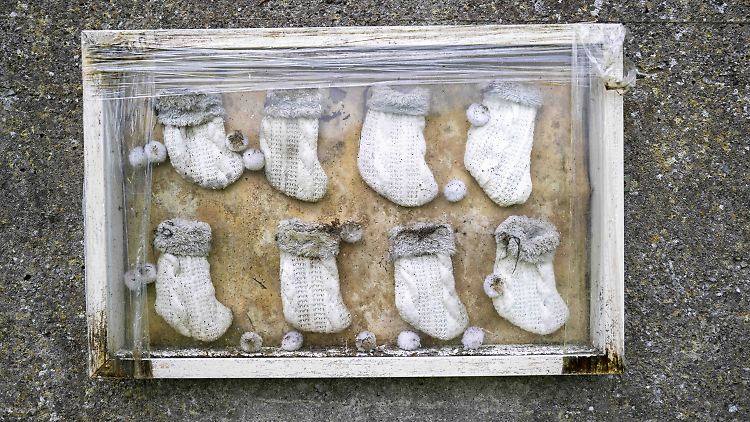 An die bereits gefundenen Babys erinnert inzwischen eine Gedenkstätte.