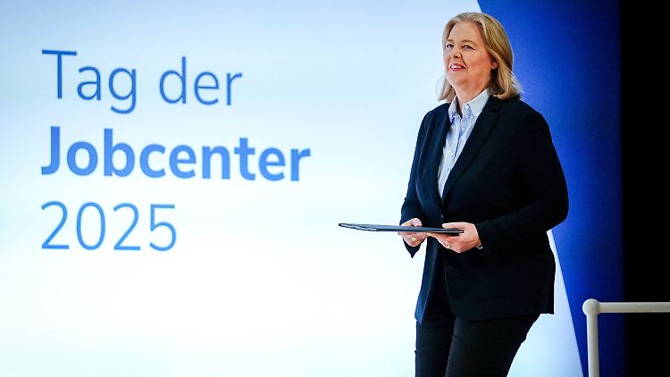 Terminversäumnisse von Bürgergeldempfängern müssten "spürbare Konsequenzen haben", sagte Bas. 