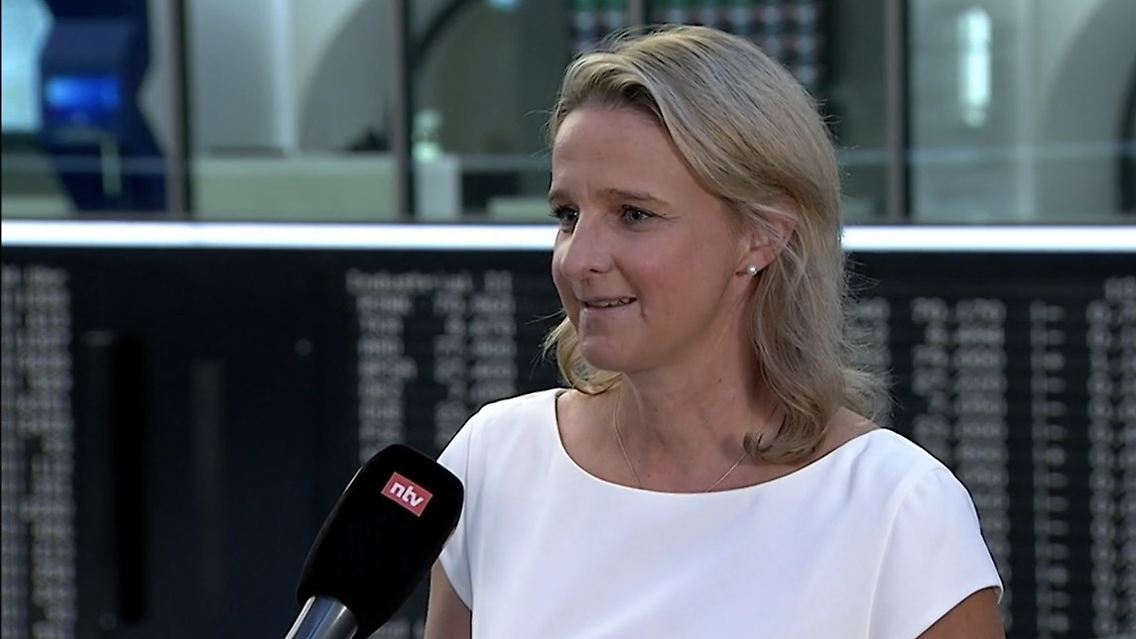 Julie Bossdorf.jpg