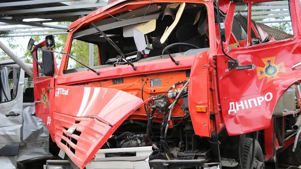 2023-05-22T063759Z-629822304-RC2I31AYS92Z-RTRMADP-3-UKRAINE-CRISIS-ATTACK-DNIPRO