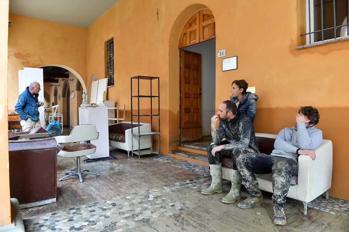 2023-05-18T114454Z-156500791-RC2Z01APVYNU-RTRMADP-3-EUROPE-WEATHER-ITALY