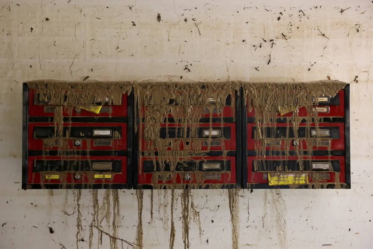 2023-05-18T115511Z-339412991-RC2Z01AYN1JG-RTRMADP-3-EUROPE-WEATHER-ITALY