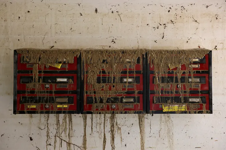 2023-05-18T115511Z-339412991-RC2Z01AYN1JG-RTRMADP-3-EUROPE-WEATHER-ITALY