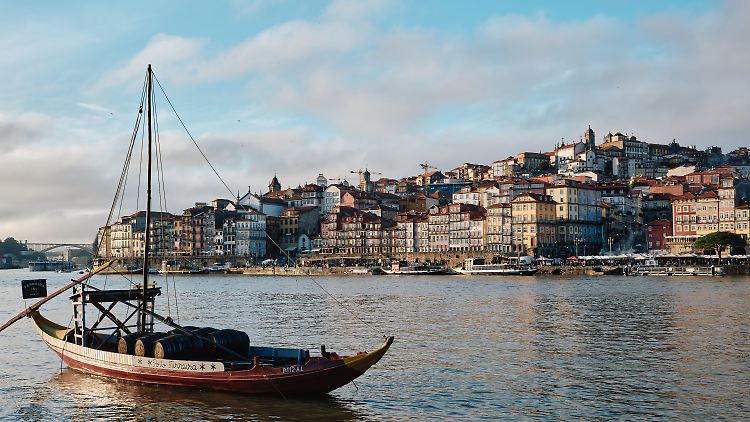 Porto an der Mündung des Douro in den Atlantik hat dem Land Portugal seinen Namen gegeben.