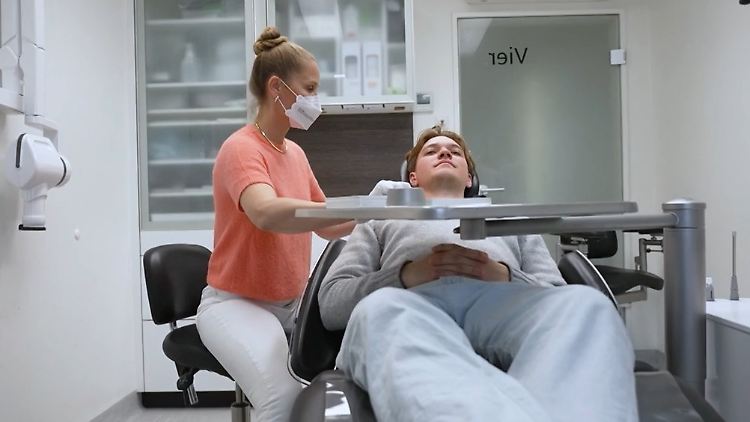 Zahnarzt Versicherung.jpg