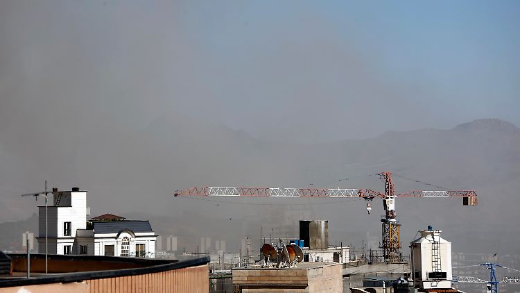 Augenzeugen berichteten von mehreren Explosionen in der iranischen Hauptstadt. 