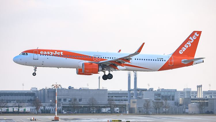 Am Münchner Flughafen warteten vorsichtshalber bereits Einsatzkräfte auf den Flieger. (Symbolbild)