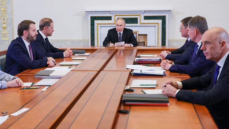 In Sankt Petersburg findet ein internationales Wirtschaftsforum statt. 