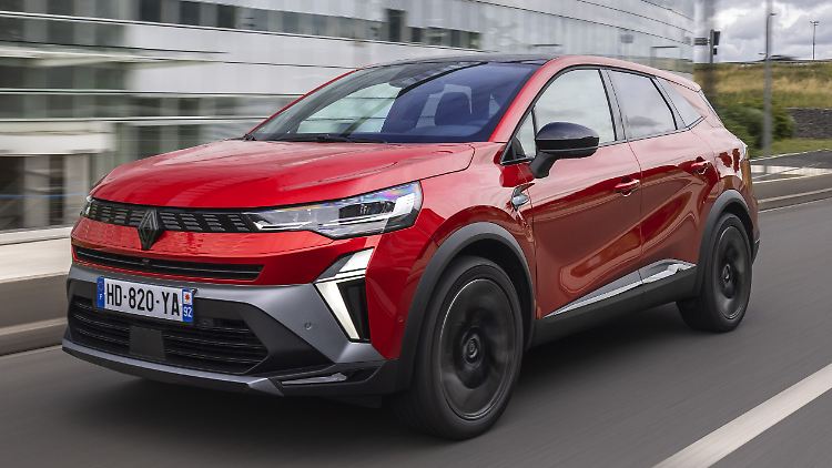 Praktisches Format, niedriger Verbrauch: das Mittelklasse-SUV Renault Symbioz mit neuem Vollhybrid-Antrieb.