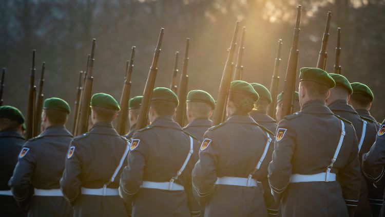 Soldatinnen und Soldaten des Wachbataillons - die Bundeswehr benötigt Nachwuchs.