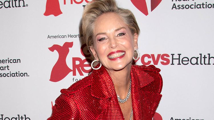 Alter? Nur eine Zahl für Sharon Stone.