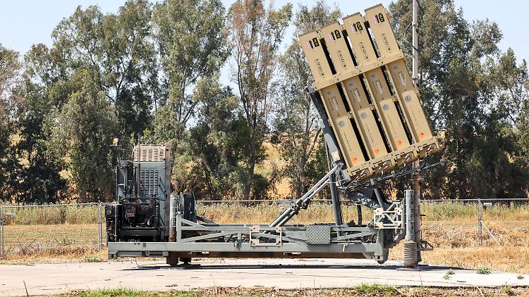 Das mobile bodengestütztes System Iron Dome dient der Abwehr von Angriffen mit Raketen verschiedener Reichweiten.