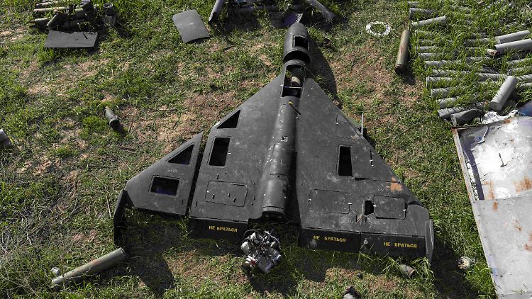 Shahed-Drohne russischer Bauart - immer wieder überzieht Russland seinen Nachbarn Ukraine mit Schwärmen dieser selbstfliegenden Bomben.