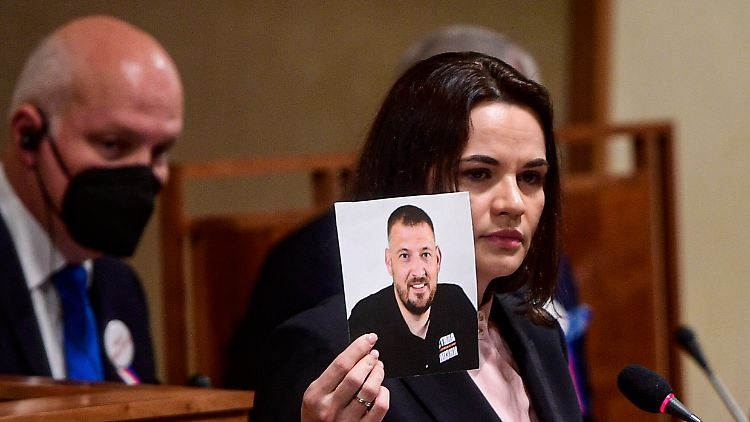 Tichanowskaja kämpfte jahrelang für die Freilassung ihres Mannes.  