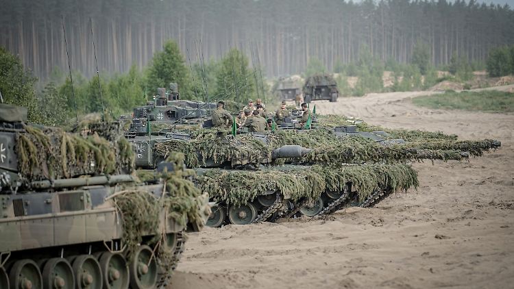 Das Thema hält Nato-Chef Rutte nachts wach: Kann die europäische Rüstungsindustrie schnell genug Waffen für eine rasche Aufrüstung produzieren? 