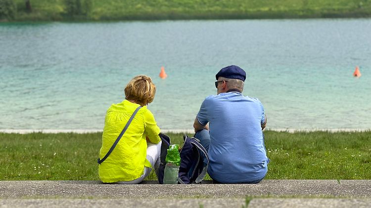 Auch wegen der derzeit beginnenden Übertrittswelle von geburtenstarken Babyboomer-Jahrgängen ins Rentenalter ist die Finanzierung der Rente eine große Herausforderung.