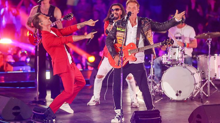 Waren sehr angetan voneinander und wollen "öfter mal was zusammen machen": Florian Silbereisen und Dieter Bohlen bei ihrem Duett in Kitzbühel.