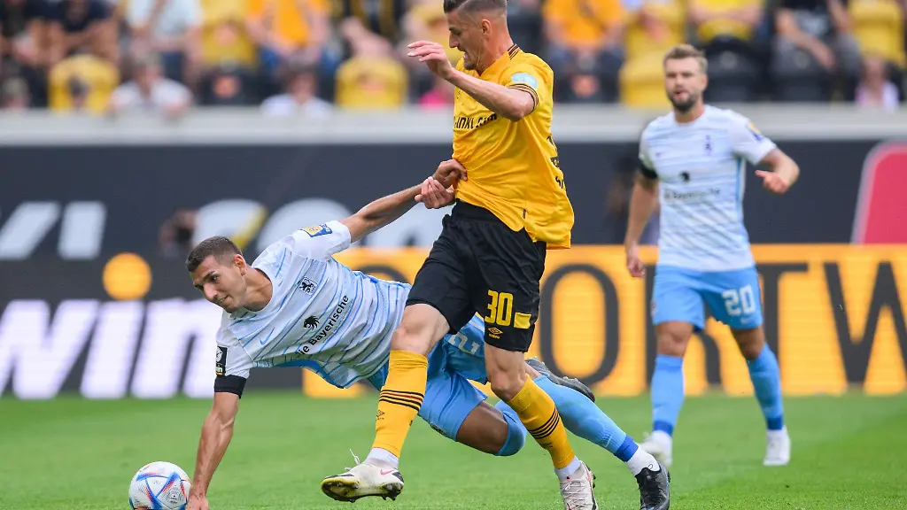 Dynamos-Stefan-Kutschke-r-gegen-Muenchens-Semi-Belkahia