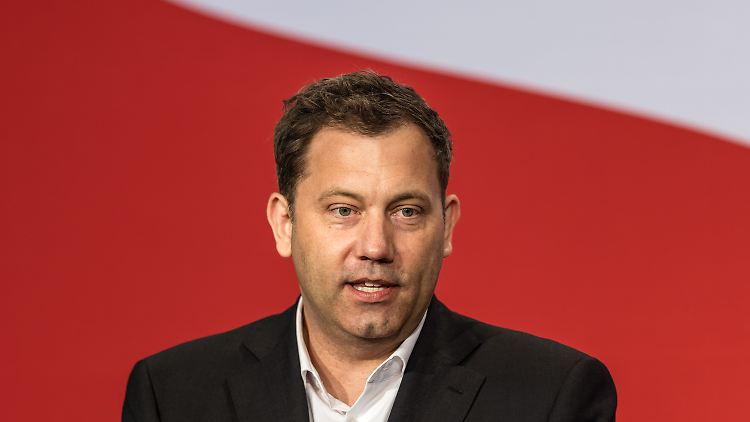 Finanzminister Klingbeil will gegen Steuerhinterziehung, Geldwäsche und Schwarzarbeit vorgehen. 