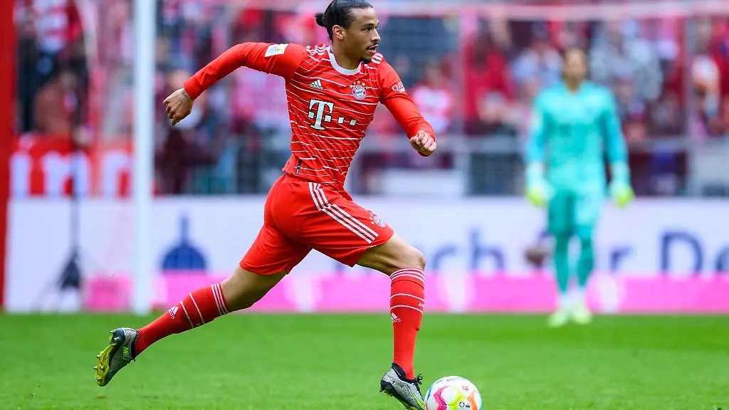 Muenchens-Leroy-Sane-in-Aktion-Die-Bayern-sind-am-Samstag-im-Topspiel-gegen-RB-Leipzig-gefordert