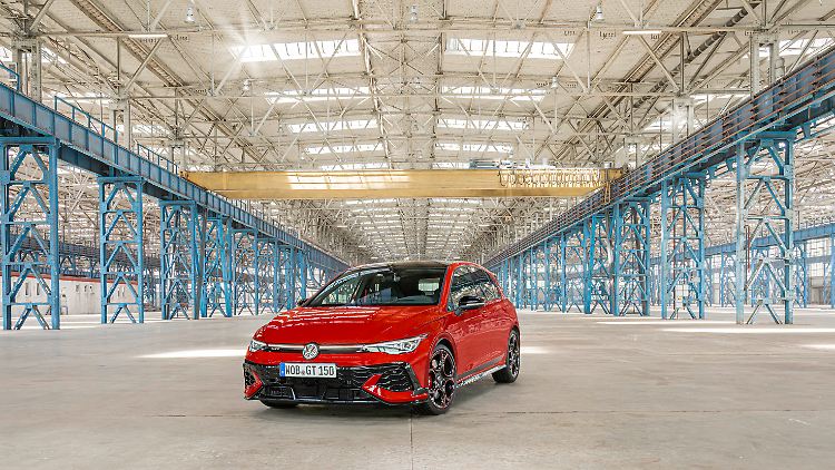 Wabengitter und ein paar Millimeter Tieferlegung machen schon gleich einen viel schärferen Golf GTI. Der Edition 50 ist der schnellste bisherige Serien-GTI. Und der schnellste Volkswagen auf der Nordschleife.