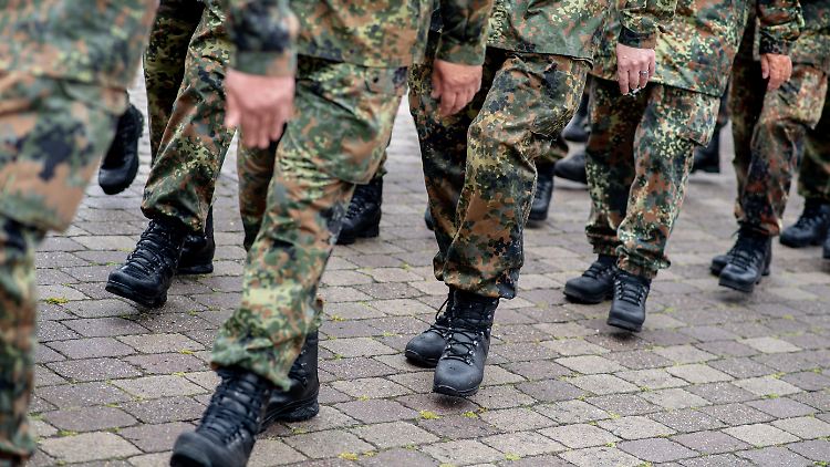 Die Bundeswehr bekommt mehr Geld.