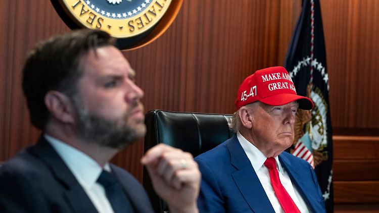 Samstag im Weißen Haus: US-Präsident Trump und Vize Vance verfolgen im Situation Room die Angriffe auf die iranischen Atomanlagen.
