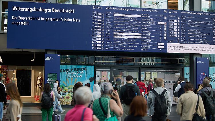Kompletter Stillstand im Berliner S-Bahn-Netz am Montag.