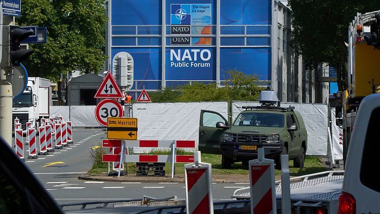 Die Niederlande schützen den Nato-Gipfel mit der größten Sicherheitsoperation in der Geschichte des Landes.