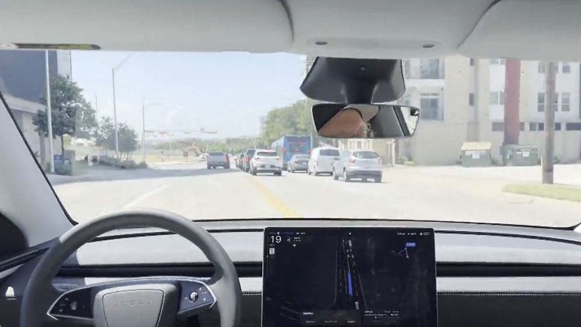 TeslaRobotaxi.jpg