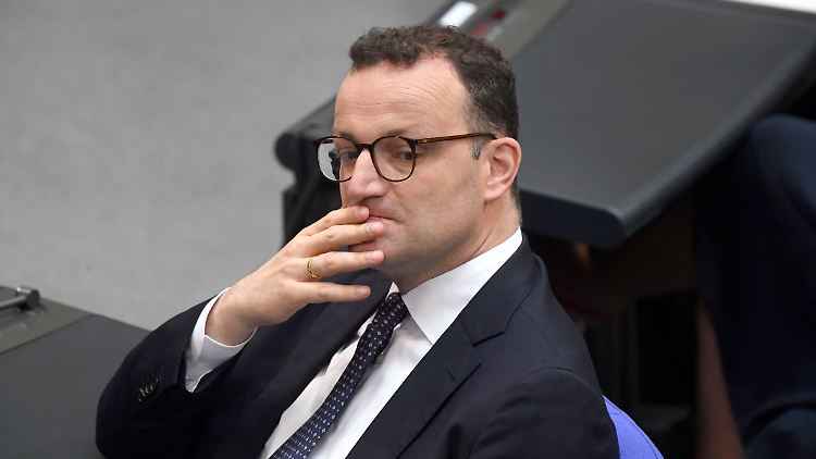 Aus den eigenen Reihen gibt es Rückhalt für Jens Spahn - er habe während der Corona-Pandemie schnell und pragmatisch handeln müssen.